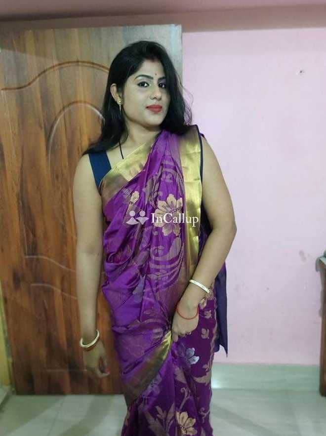 seductive known for being sensual perfect black hair and black eyes available now trusted reliable service - Call Girls in Fatehabad