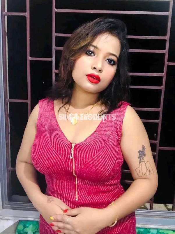 tempting black eyes and black hair known for being smart private sessions in gandhidham lusty - Call Girls in Gandhidham