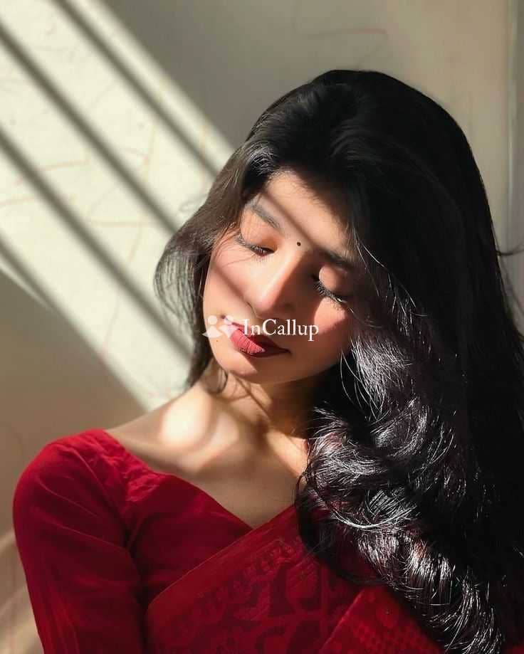 alluring black hair and black eyes escort service in gariaband available for private dates - Call Girls in Gariaband