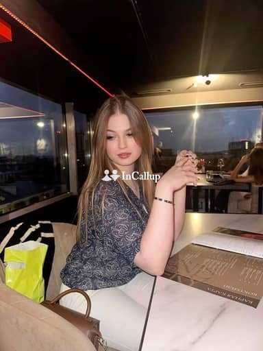 premium escort in gonda known for being glamorous available for home visits luxury auburn hair and brown eyes - Call Girls in Gonda