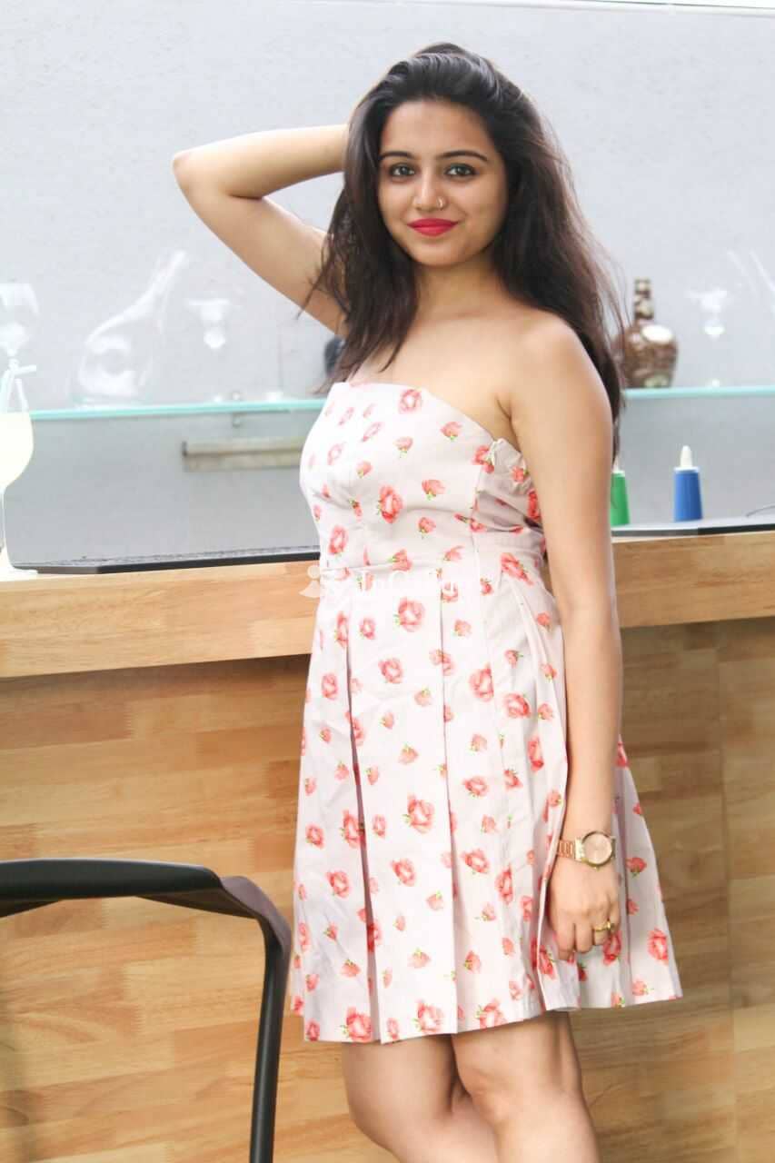 dreamy known for being caring visiting gulbarga available for business trip service - Call Girls in Gulbarga