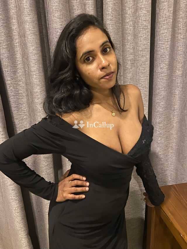 premium bdsm girlfriend experience model known for being gentle having black eyes and blue hair - Call Girls in Gulbarga