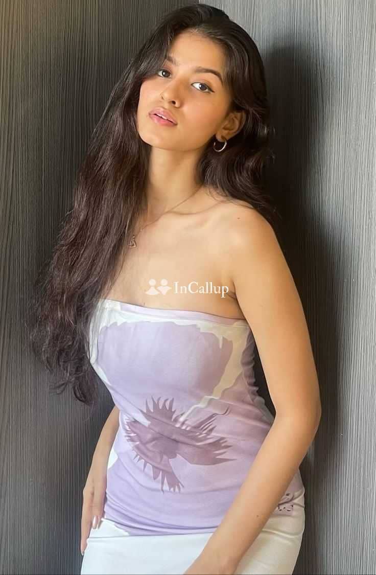 sensual curves and red hair charming only cash payment twenty one year old call girls companion - Call Girls in Guwahati
