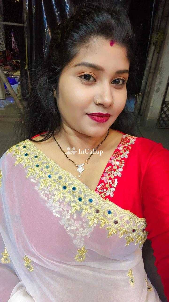 available for business trip service magnetic black eyes and black hair known for being charismatic - Call Girls in Hajipur