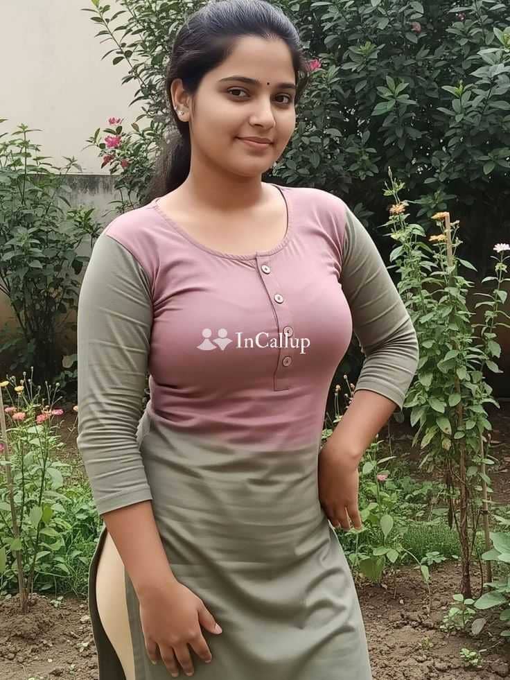 fetish pretty brunette hair and black eyes available for hotel visits known for being naughty - Call Girls in Haldia