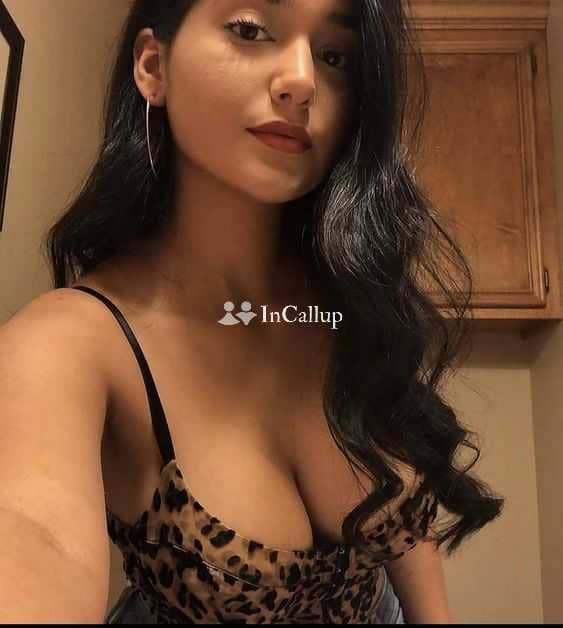 beautiful babe in hamirpur available for private dates smooth black eyes and black hair - Call Girls in Hamirpur