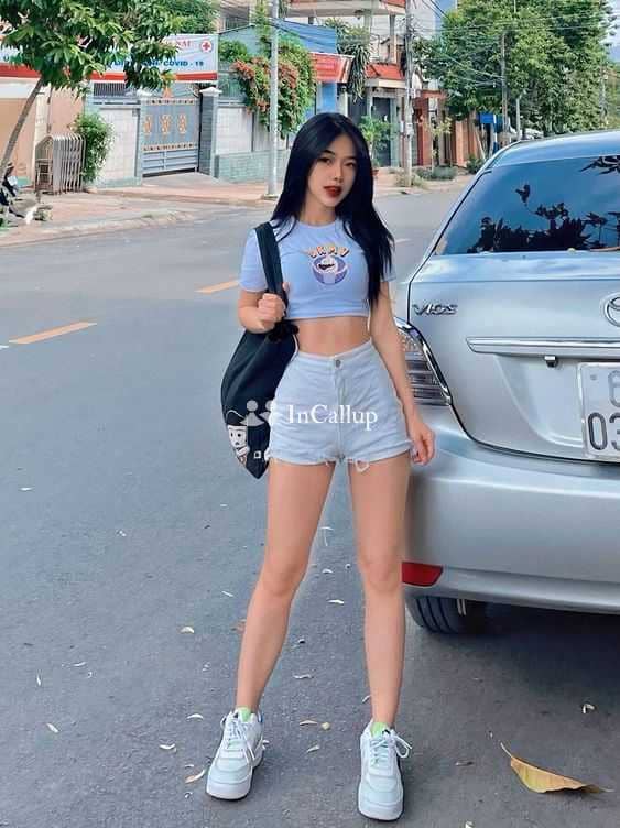 sweet girlfriend experience doggy style girl available now trusted reliable service - Call Girls in Hauz Khas