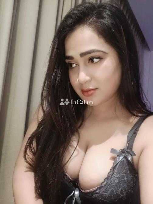 petite with black eyes and brown hair perfect puja sharma twenty one year old call girls companion pleasurable - Call Girls in Hazaribagh