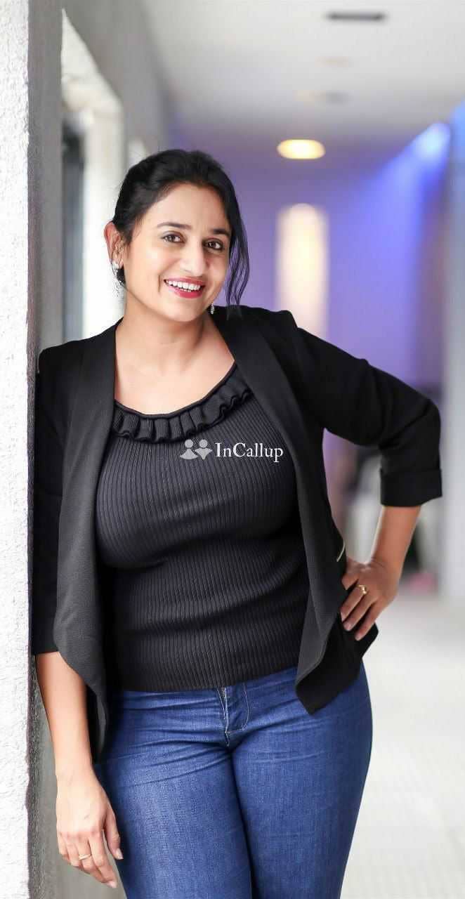 glamorous black hair and brown eyes known for being tempting available now trusted reliable service - Call Girls in Hazaribagh