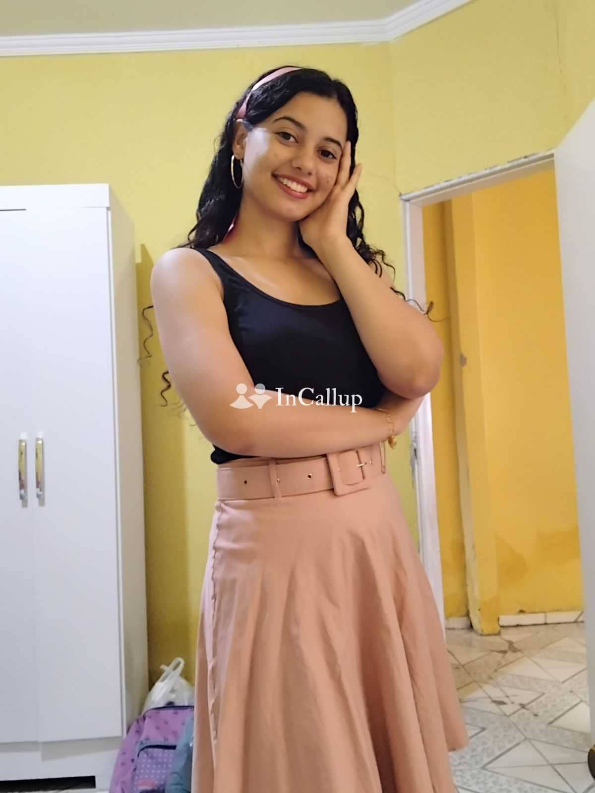 curvy available for discreet meetings curvy girlfriend experience escort bold black hair and black eyes - Call Girls in Hisar