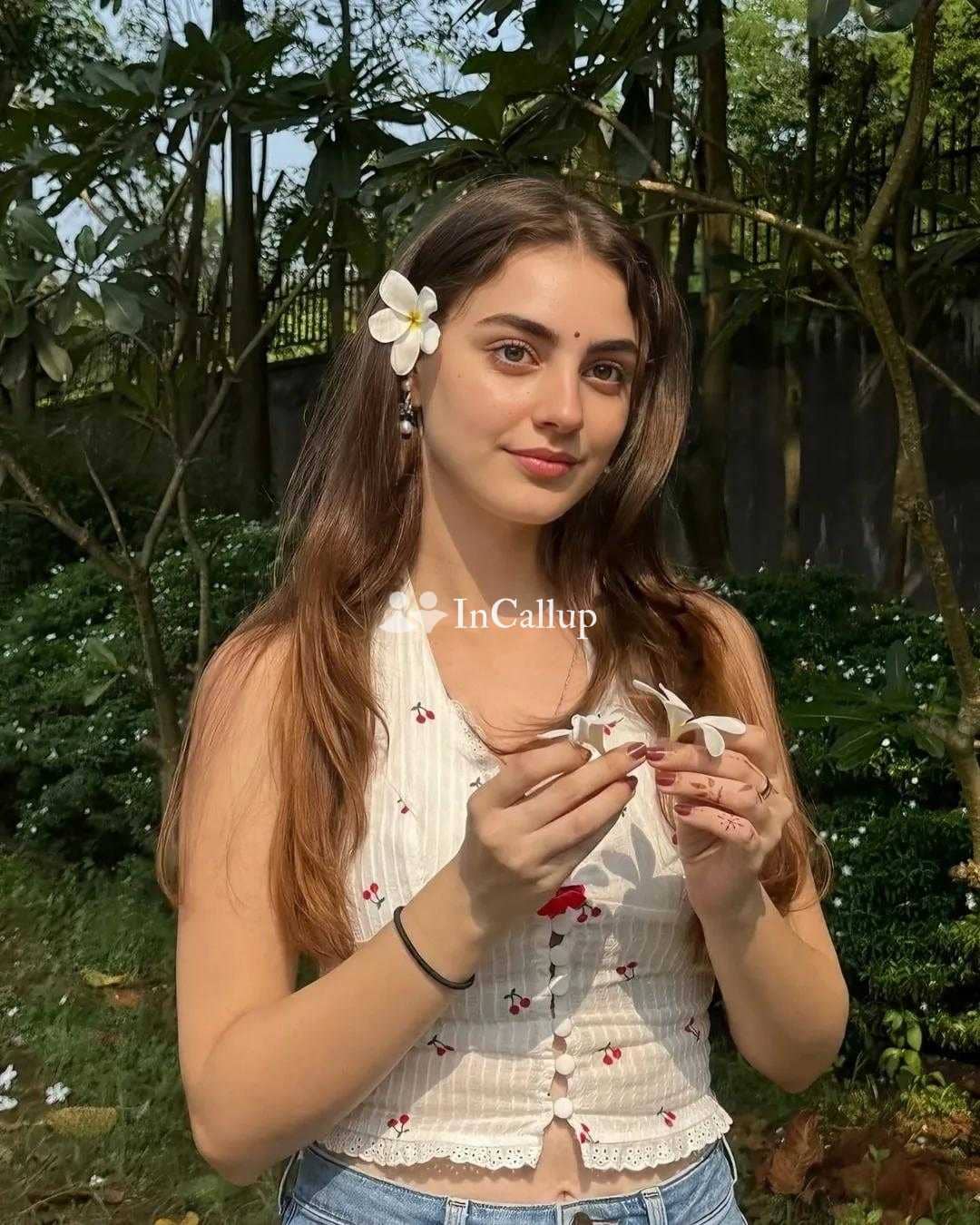 hyderabad escort service available for overnight stays cute black eyes and black hair charming escort in hyderabad - Call Girls in Hyderabad