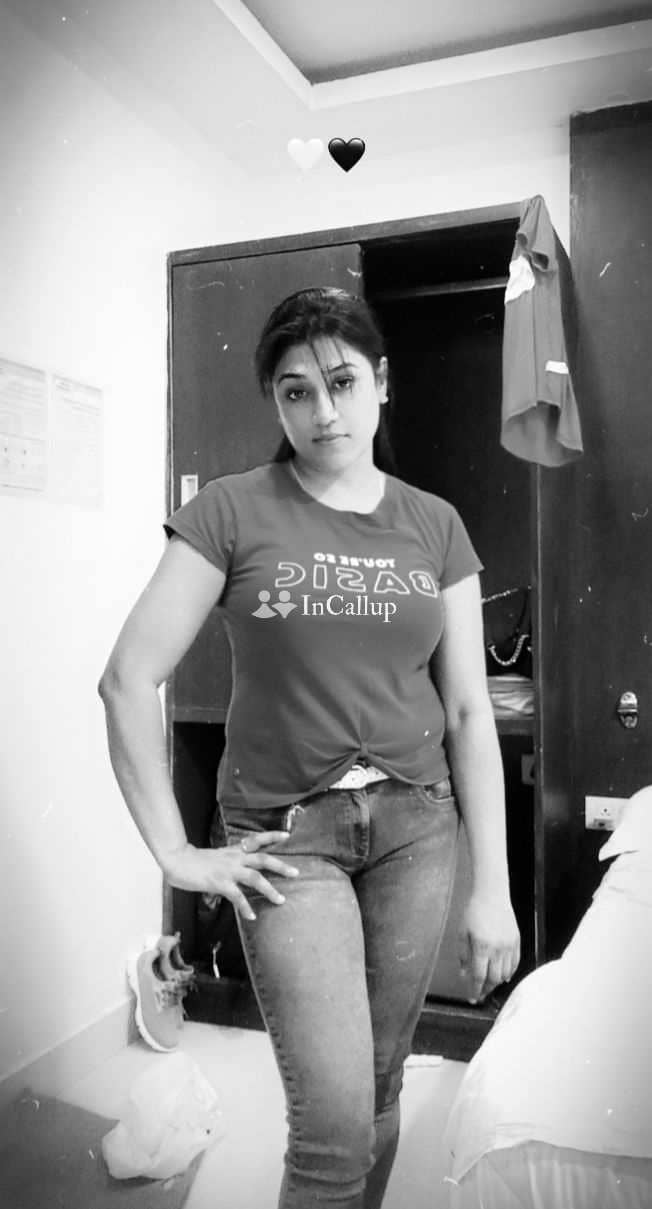 with curvy figure and black eyes sensual maya twenty two year old call girls available for discreet meetings - Call Girls in Indore