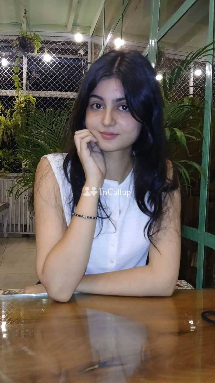 known for being glamorous from jabalpur available for business trip service angelic black hair and black eyes - Call Girls in Jabalpur