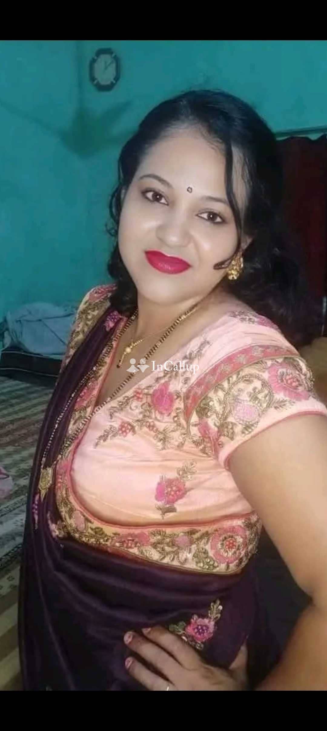 discreet service in jalpaiguri alluring brown hair and green eyes available for overnight stays - Call Girls in Jalpaiguri