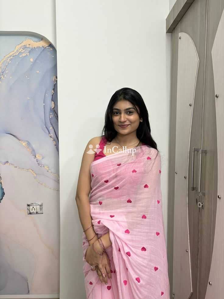 luxury neha patel twenty two year old call girls model known for being seductive vibrant black hair and blue eyes - Call Girls in Jalpaiguri