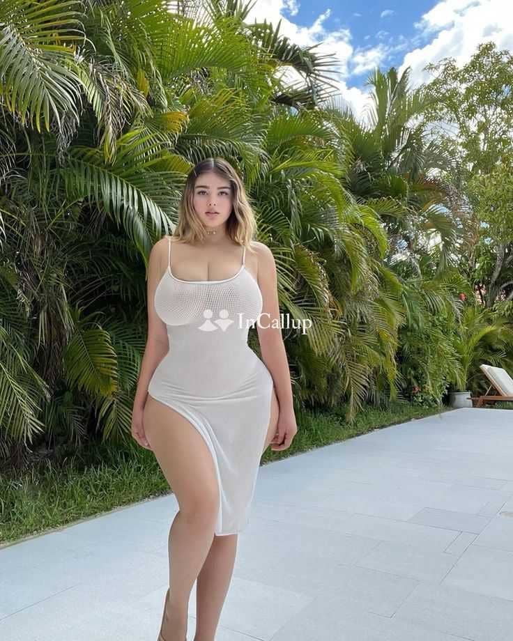 exclusive escort in jamshedpur available for overnight stays known for being classy with black hair and black eyes - Call Girls in Jamshedpur