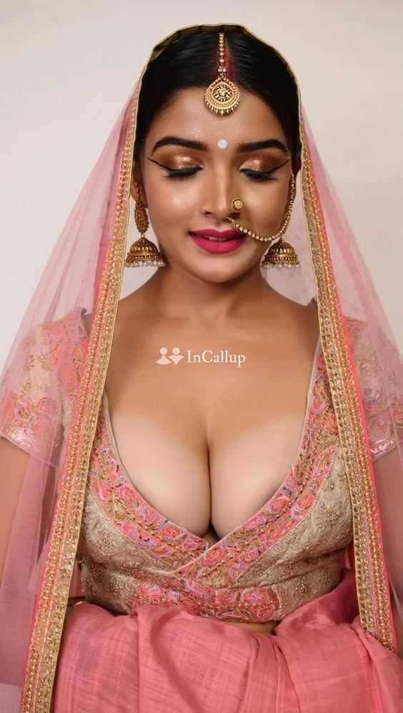 with black hair and black eyes available for girlfriend experience available now trusted reliable service - Call Girls in Jamui