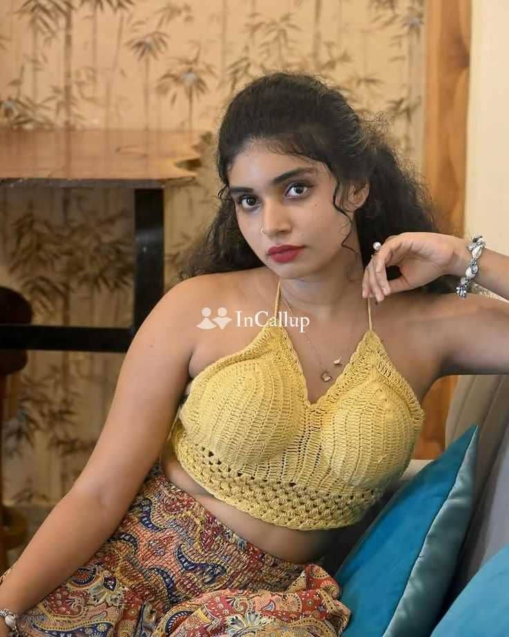 desirable rekha mandal twenty two year old call girls goddess available for private dates - Call Girls in Janjgir Champa