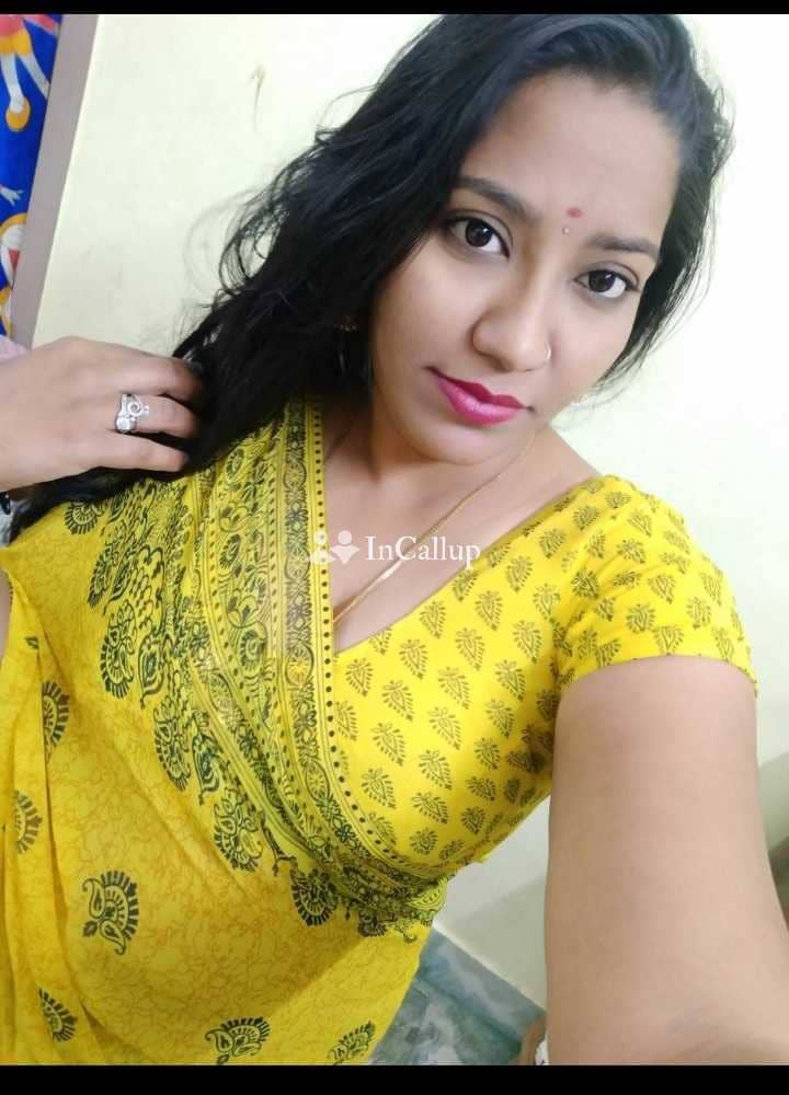 friendly escort in jaunpur known for being friendly charming black eyes and black hair - Call Girls in Jaunpur