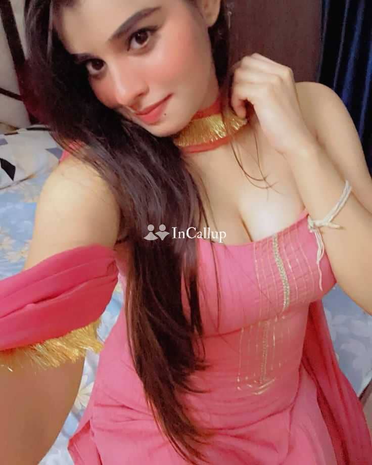 luxury oral anal french kiss videocall doggy style 69 position service vibrant black hair and black eyes escort - Call Girls in Jhansi