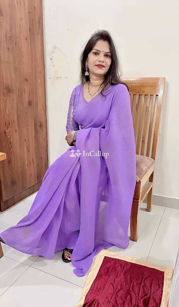 alluring black hair and blue eyes available nearby jodhpur i am riya patel a twenty two year old call girls - Call Girls in Jodhpur