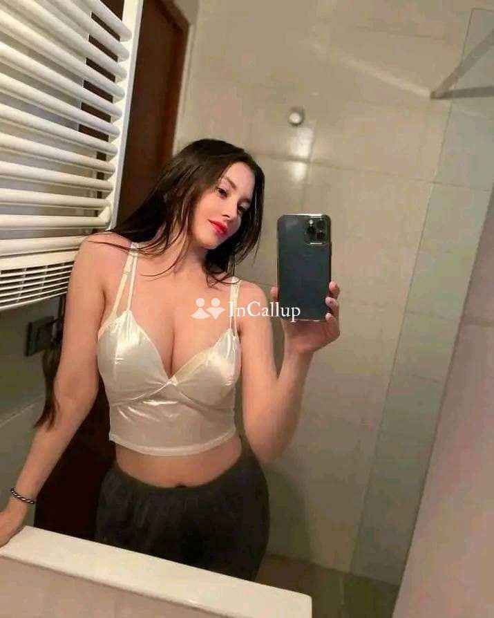 seductive janiya twenty five year old call girls available thrilling alluring black hair and black eyes - Call Girls in Jodhpur