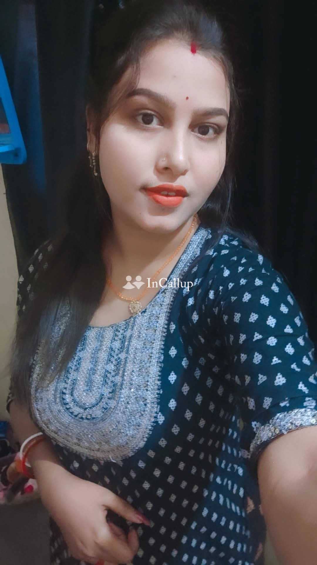 pretty black hair and black eyes known for being confident exclusive swati twenty two year old call girls - Call Girls in Junagadh