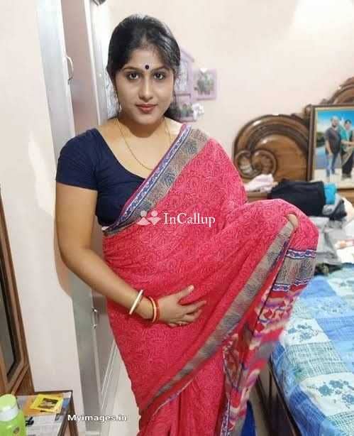 curvy petite pooja kumari twenty year old call girls pretty black hair and black eyes - Call Girls in Kaimur