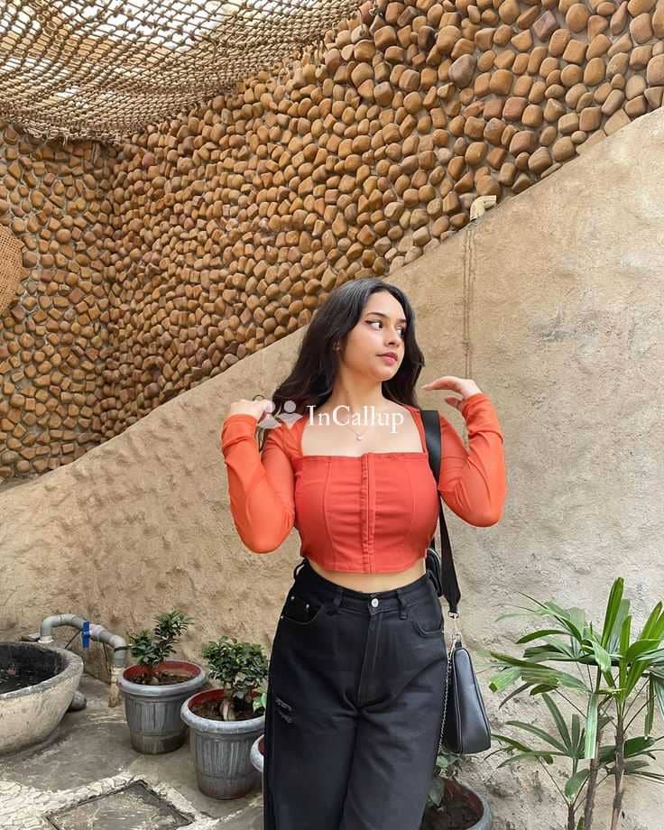 known for being magnetic companionship in kamle feminine black hair and black eyes - Call Girls in Kamle