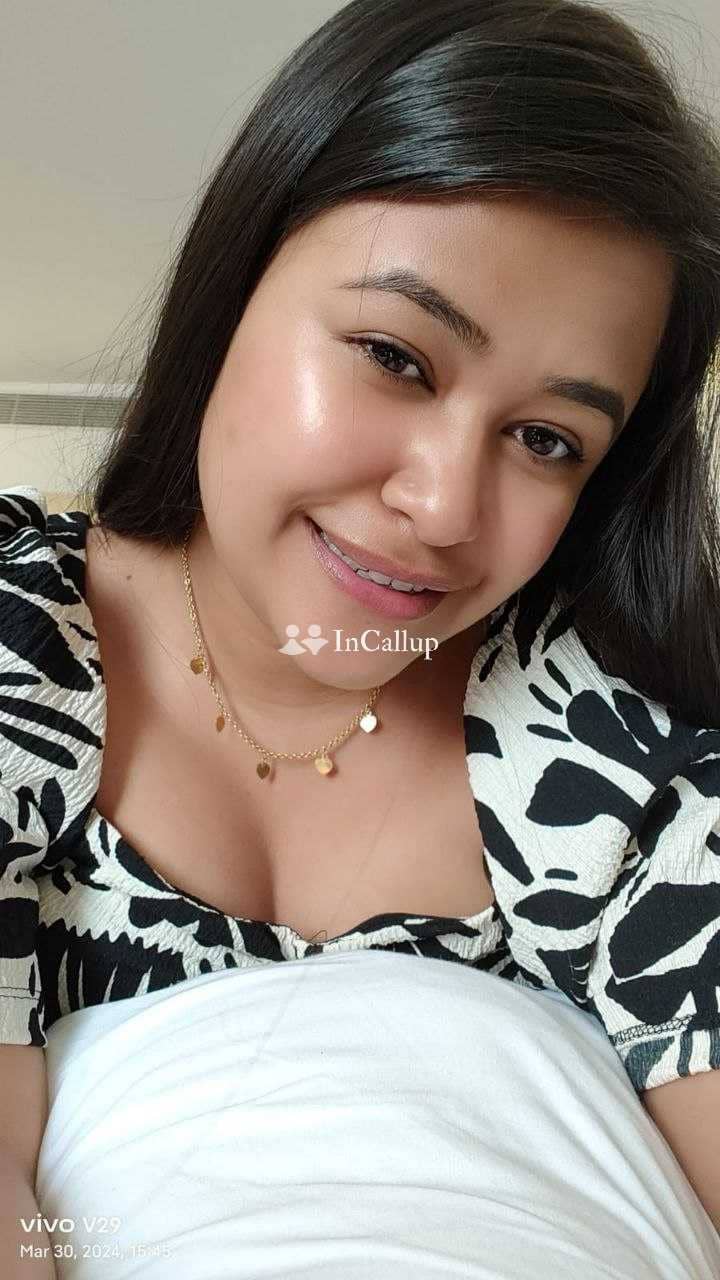 perfect jiya twenty four year old call girls companion magnetic black eyes and black hair kamle escort service - Call Girls in Kamle