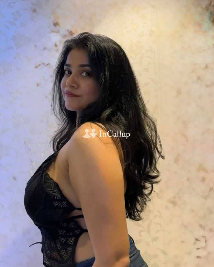 known for being amorous vibrant black hair and black eyes available for private dates discreet service in kangra - Call Girls in Kangra