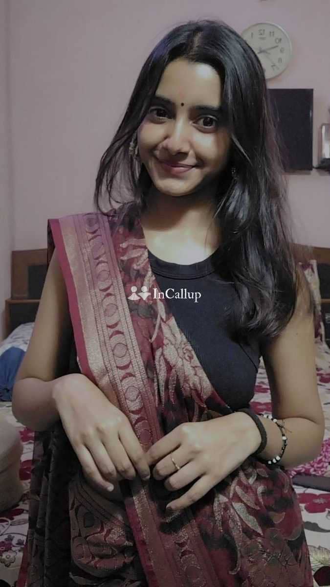 located in kanpur known for being glamorous with busty body and red eyes available for casual fun - Call Girls in Kanpur