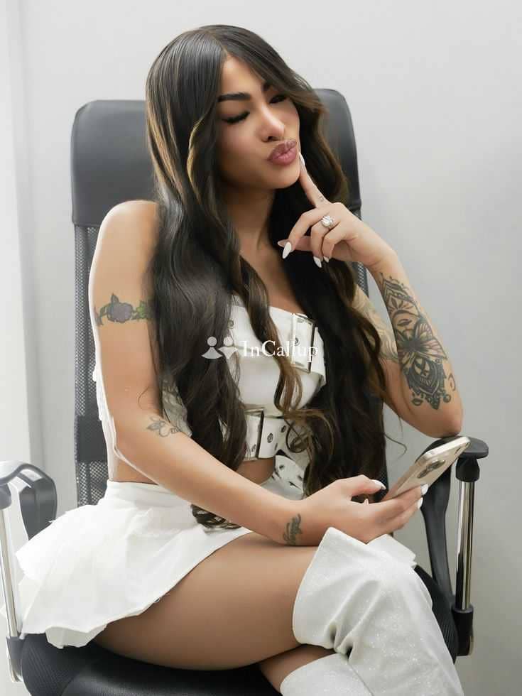 bold black hair and black eyes escort service in kavaratti available for flexible hours - Call Girls in Kavaratti