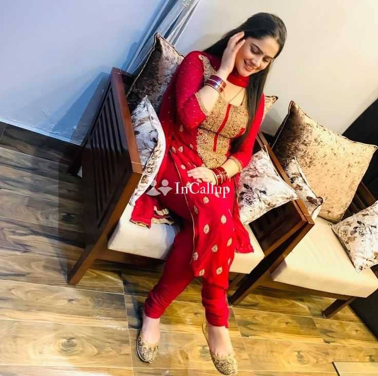 glamorous black hair and black eyes known for being professional available now trusted reliable service - Call Girls in Kharagpur