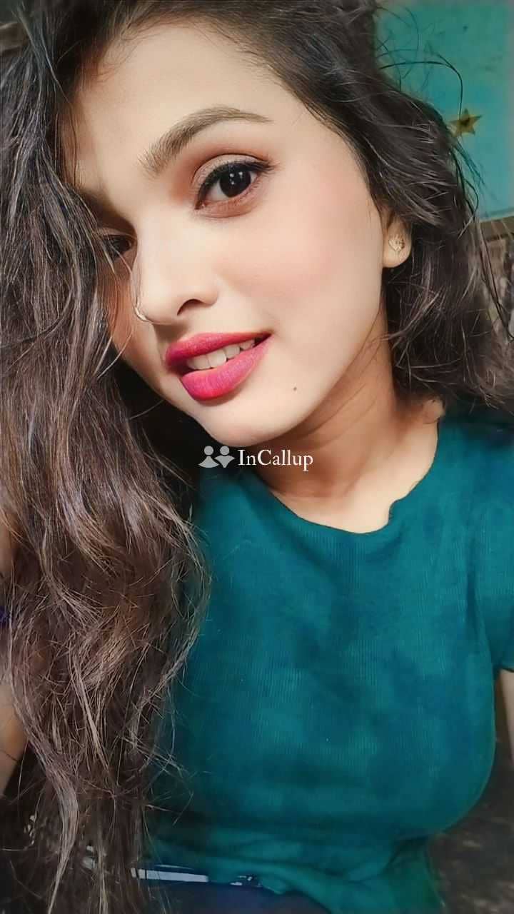 model look with auburn eyes and brown hair available now trusted reliable service - Call Girls in Kishanganj