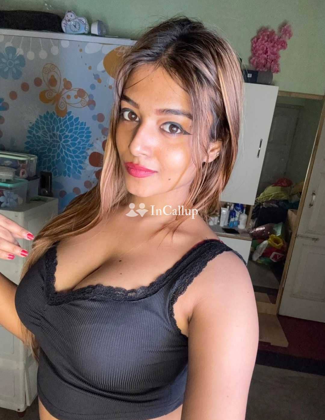 delicate black hair and black eyes curvy simran patel twenty one years old call girls known for being caring - Call Girls in Koderma