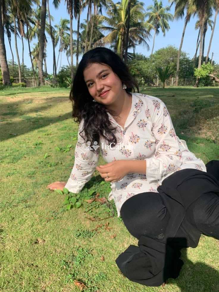 glamorous black hair and black eyes escort service in koderma premium escort in koderma desirable - Call Girls in Koderma