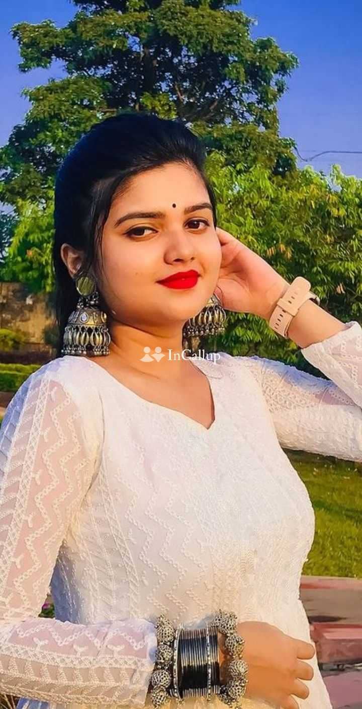 young priya gupta nineteen year old call girls beauty known for being gentle available now trusted reliable service - Call Girls in Kolkata