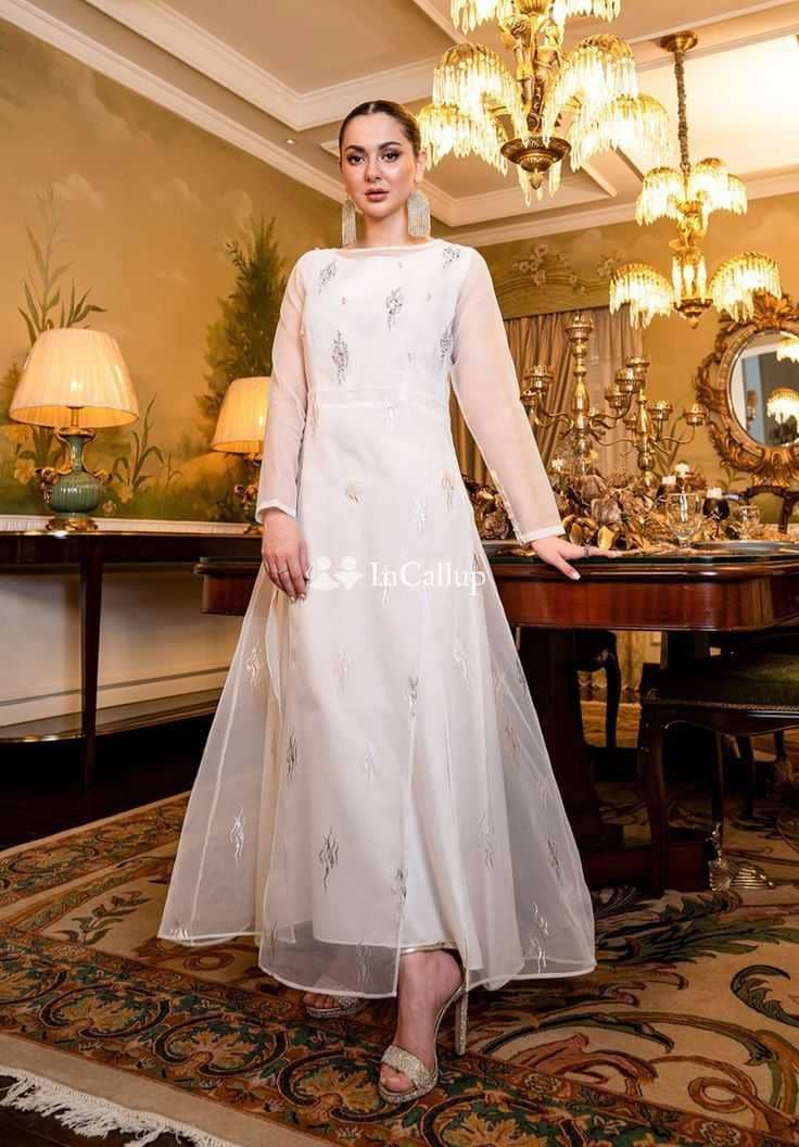 irresistible escort available in kolkata beautiful curves and blonde eyes available for party companion - Call Girls in Kolkata