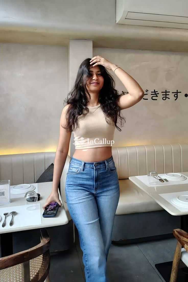 with curvy figure and black eyes gorgeous anjali twenty three year old call girls waiting for you - Call Girls in Kolkata