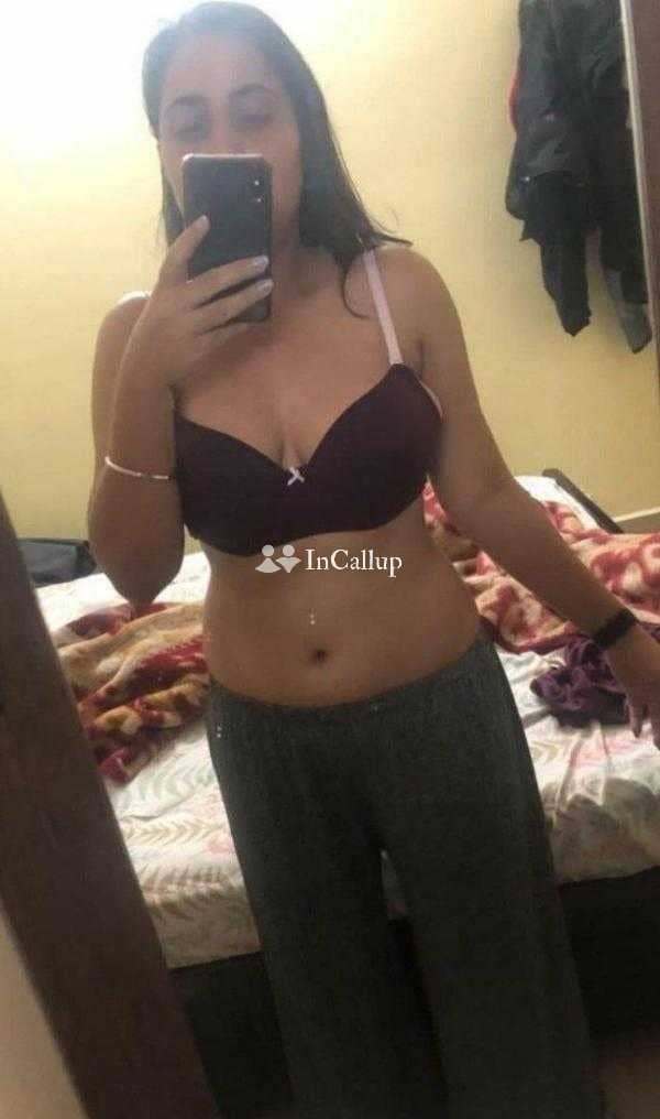 available for private dates vibrant auburn hair and brown eyes private videocall sessions known for being charming - Call Girls in Kollam