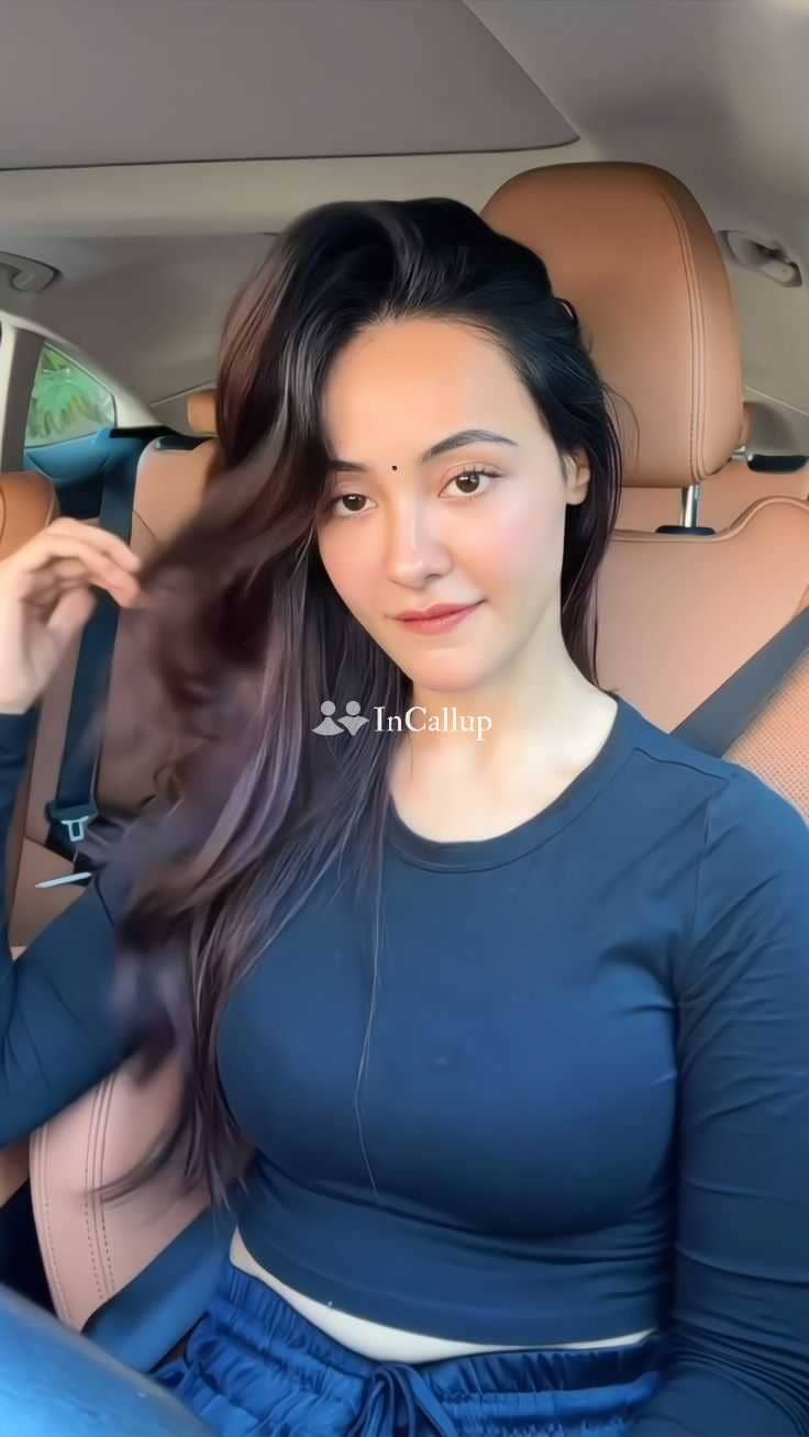 stylish black hair and black eyes known for being elegant elite arawy jha twenty one years old call girls - Call Girls in Kollam