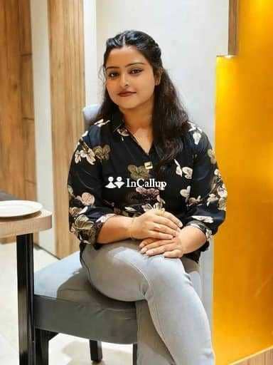 perfect black hair and black eyes available for day and night service known for being warm - Call Girls in Kozhikode