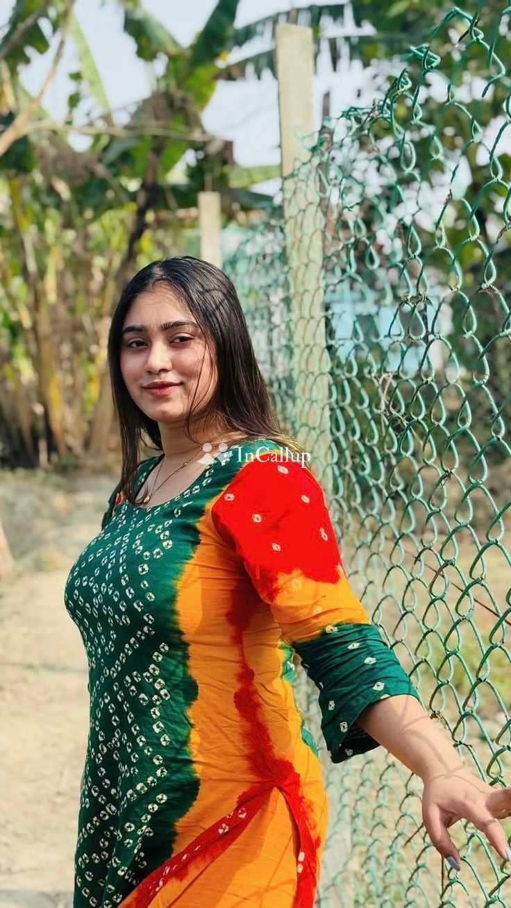 mature black hair and black eyes available now trusted reliable service - Call Girls in Krishnanagar