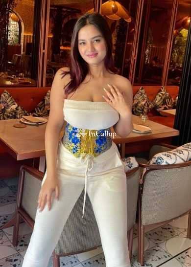 flirty voluptuous with black hair and brown eyes known for being attractive available for overnight stays - Call Girls in Laxmi Nagar