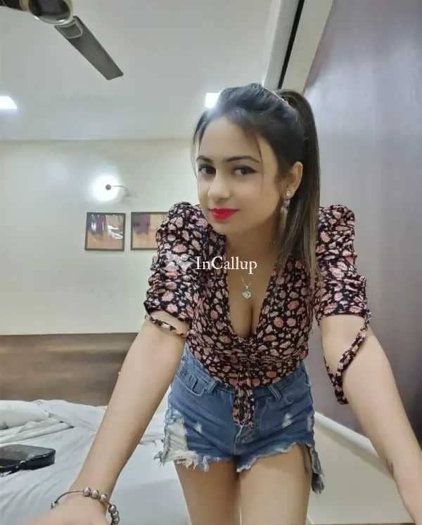 mature blonde hair and hazel eyes delightful available for both incall and outcall known for being sensual - Call Girls in Lohit