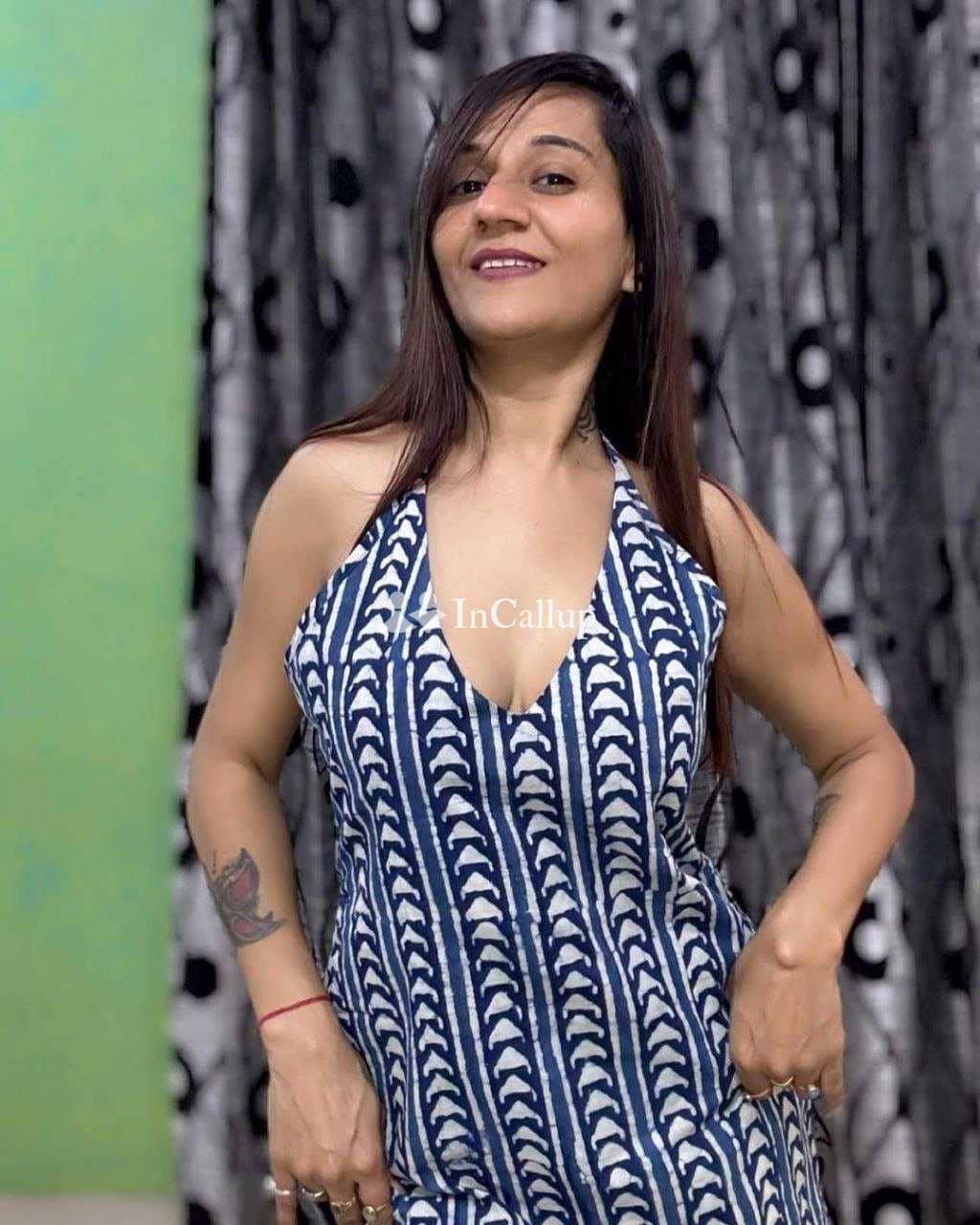 available for day and night service known for being alluring located in lucknow with curvy figure and black eyes - Call Girls in Lucknow