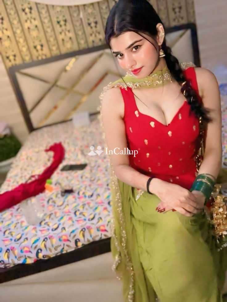 near madurai find arawy jha your nineteen year old call girls companion mature black hair and black eyes - Call Girls in Madurai