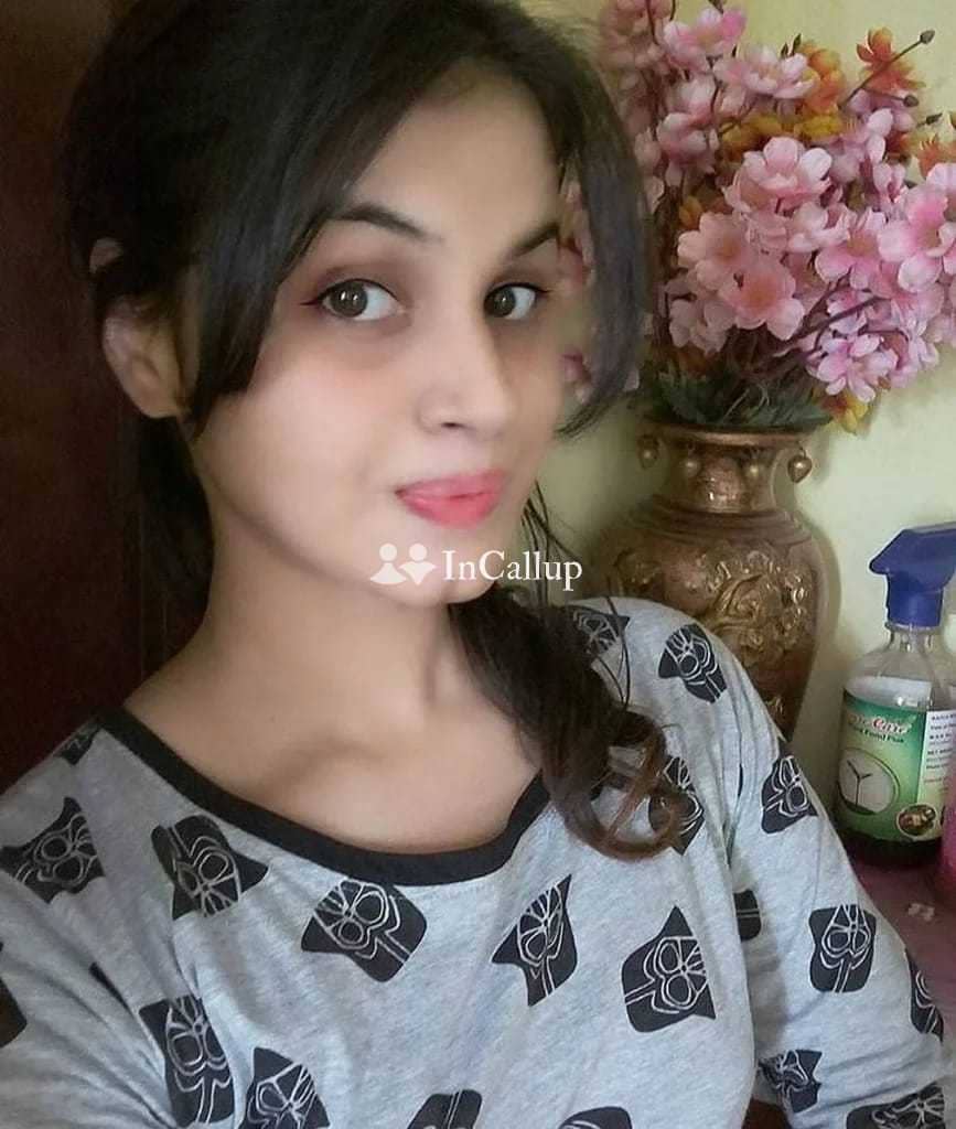 premium escort in mahabubnagar sensual curves and red hair available for casual fun known for being playful - Call Girls in Mahabubnagar