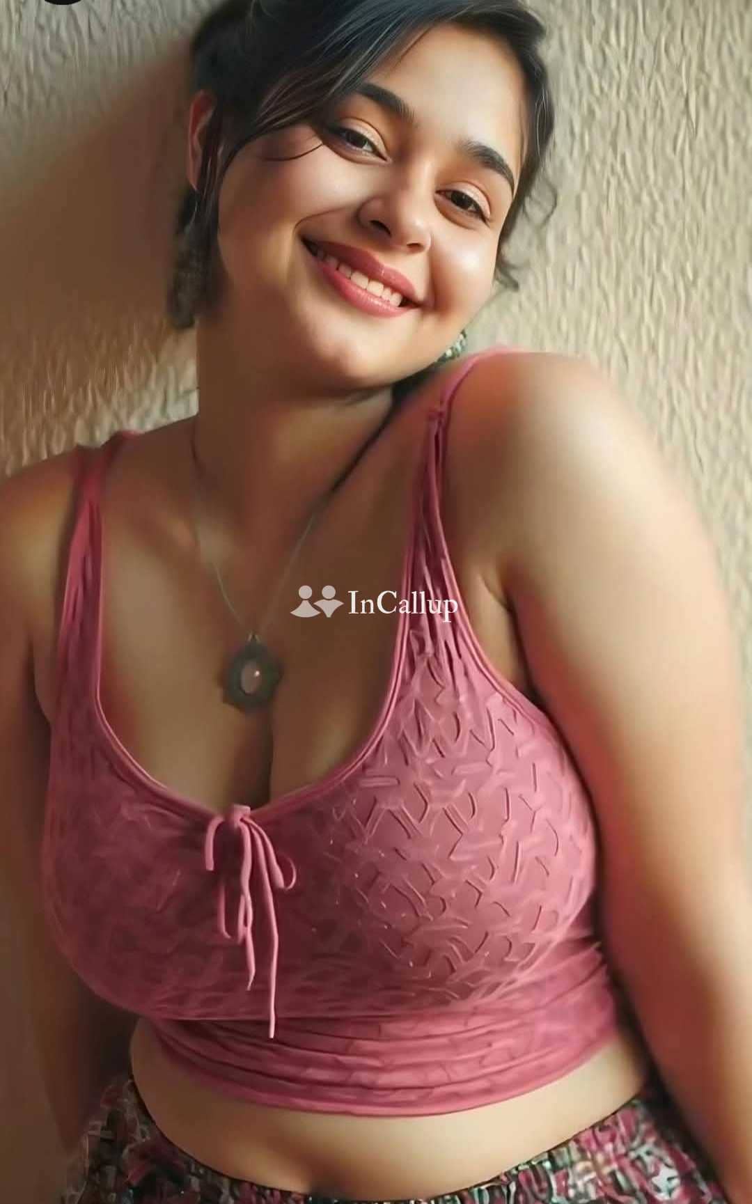 staying in malda glamorous known for being seductive tempting black eyes and black hair - Call Girls in Malda